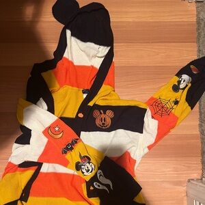 Her universe Halloween sweater